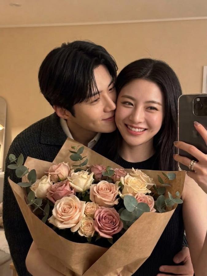 玫瑰花束亲脸镜自拍